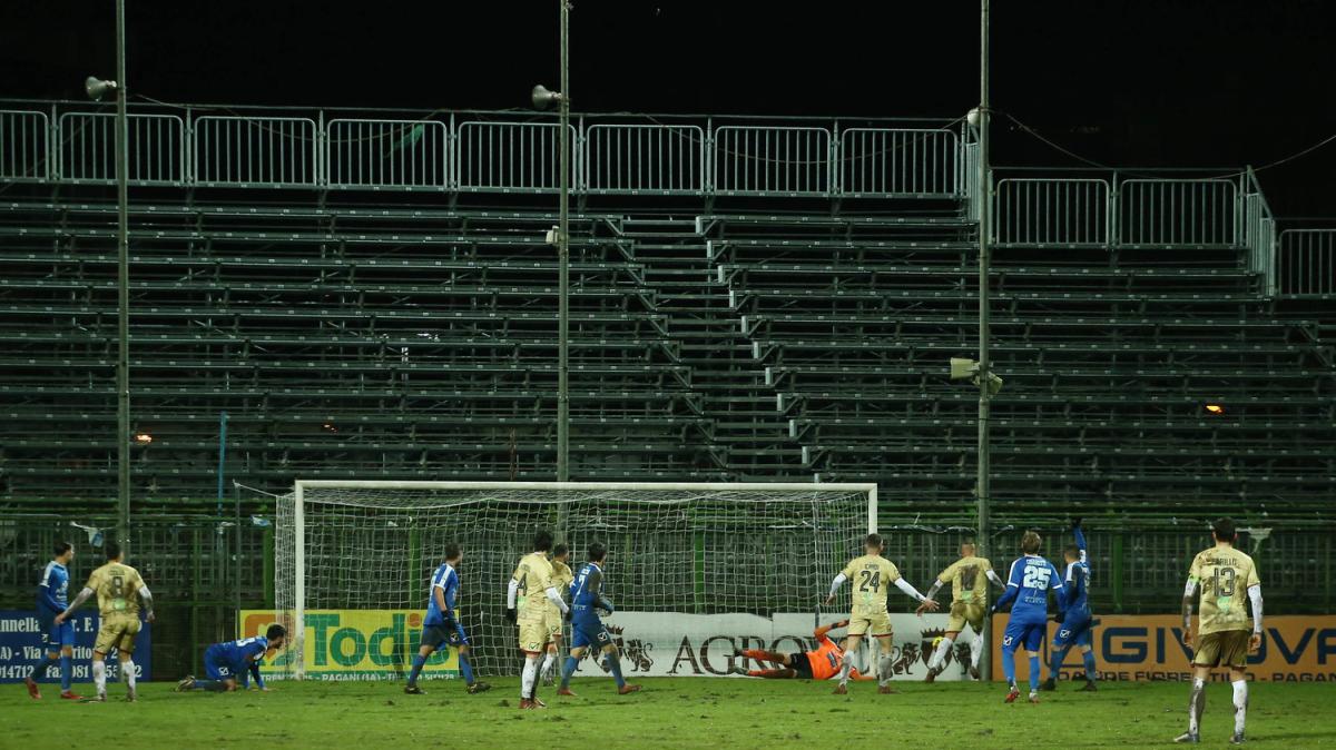 Salernitana, è derby per un attaccante?