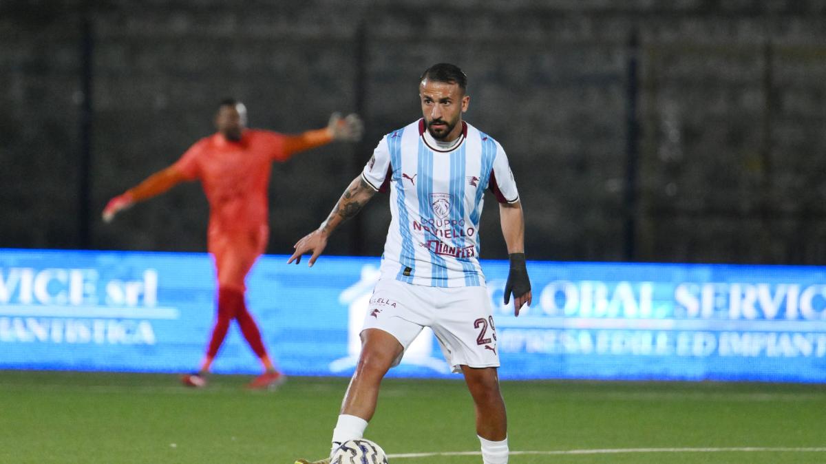 Offese a Tascone nel post gara: la critica fa parte del calcio, l'insulto no