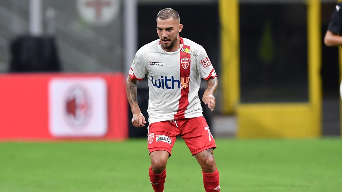 Salernitana, i rinforzi latitano. E col Cosenza tante assenze