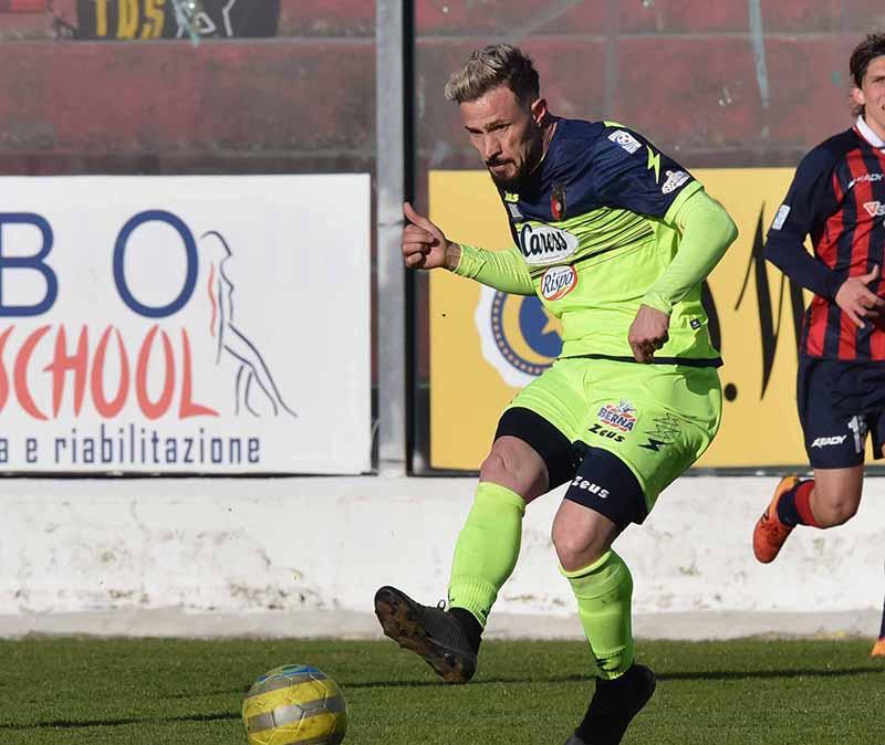 Benevento, Floro Flores: "Trasformiamo la rabbia in energia, mi concentrerà sulla testa dei ragazzi"