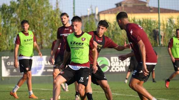 Esercitazioni tecniche e partite nella seduta pomeridiana: in due hanno lavorato a parte [FOTO]