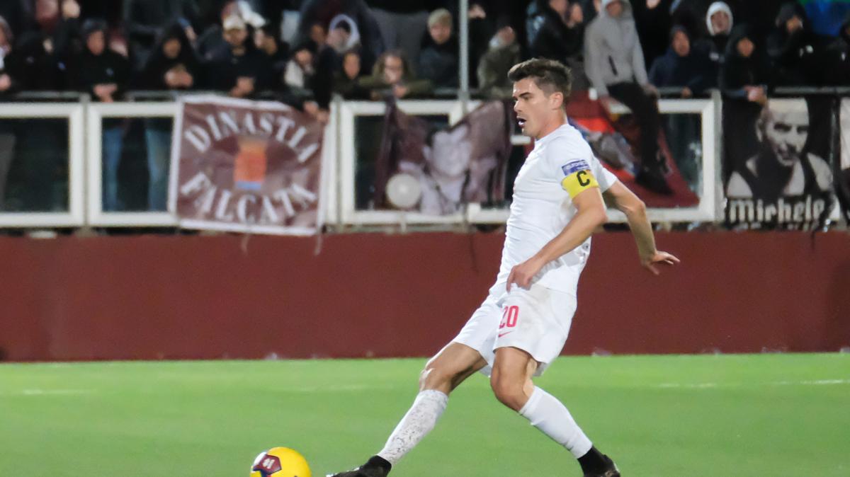 Salernitana - Difesa, cambia il nome: Berra al posto di Cargnelutti. Le ultime 