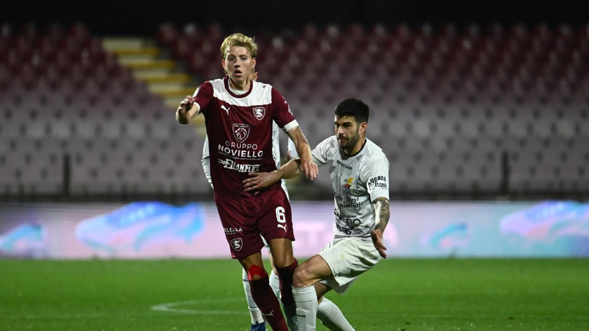 Salernitana, a centrocampo rotazioni continue e identità ancora da trovare