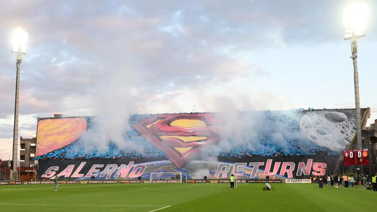 Brand Salernitana vola grazie ai tifosi. Scenografie e "pienoni" un bel bigliettino da visita per la città