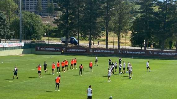 Salernitana, allenamento mattutino e incontro con l'Aia