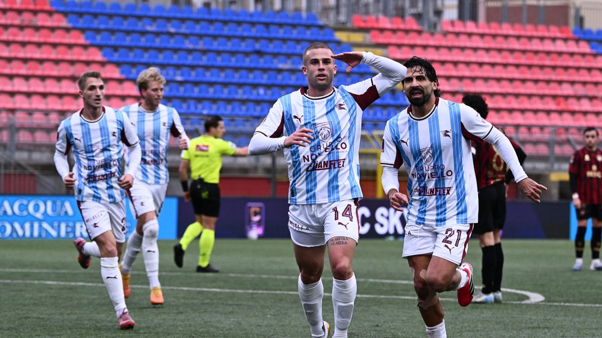 Salernitana, la 'firma' di Luca Villa sul match [FOTO]