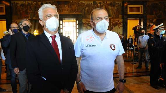Il silenzio delle istituzioni indigna i tifosi: "Retrocede Salerno e nessuno dice nulla"