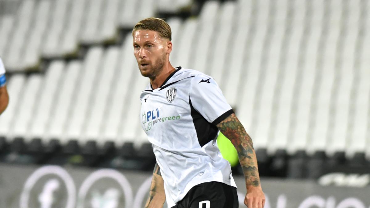 Qui Catania - Ansia per due attaccanti in vista della trasferta di Salerno