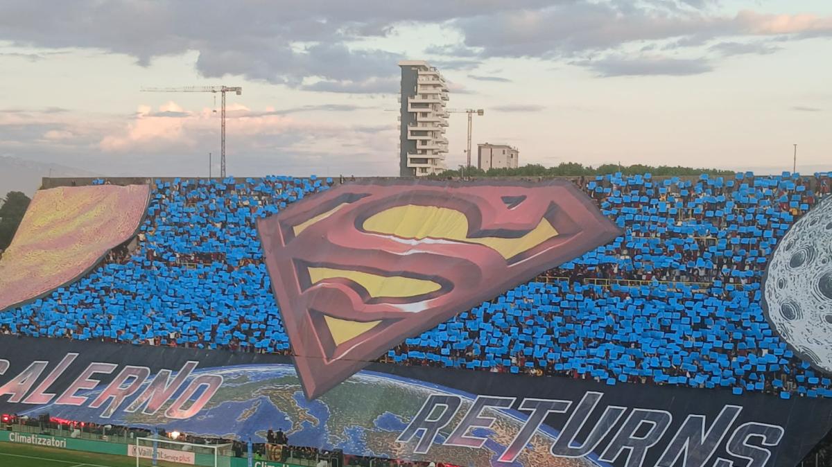 Salerno è di un altro pianeta: scenografia da brividi, tifo determinante per 100 minuti