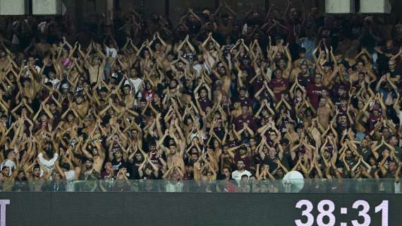 Salernitana, ricorso contro la multa per il lancio di petardi a Palermo