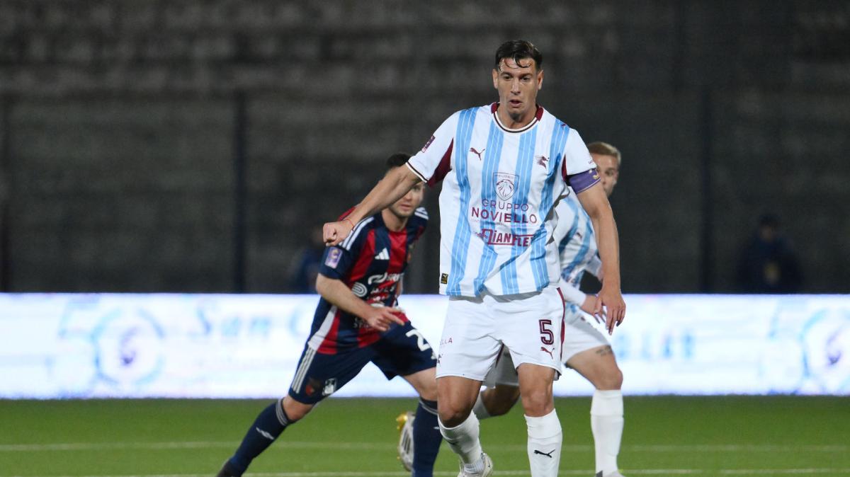 Salernitana, il "bomber" della squadra è un centrocampista con 5 reti. Faggiano, quanti flop!