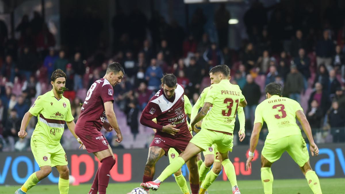 Il Trapani ufficializza: "Carriero a Salerno". La dirigenza aggiunge: "Salernitana la più brutta"