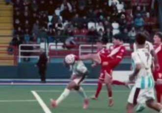 A Catania urge un ripasso del regolamento. Nessuna infrazione, gol regolarissimo: la norma