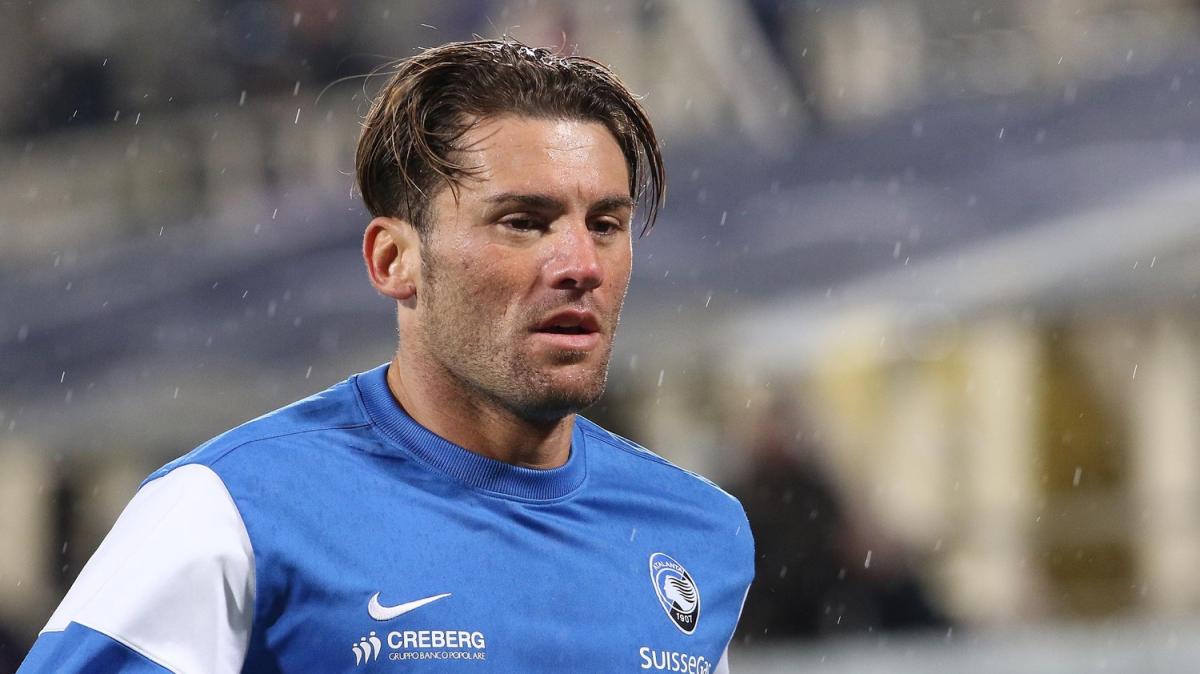 Il post di addio di mister De Santis e l'attesa per il nome del sostituito.  I dettagli 