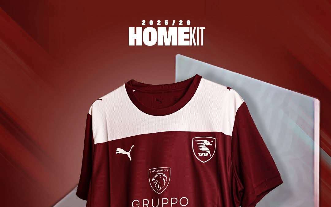 Ecco la nuova maglia per le partite in casa. In vendita a 80 euro