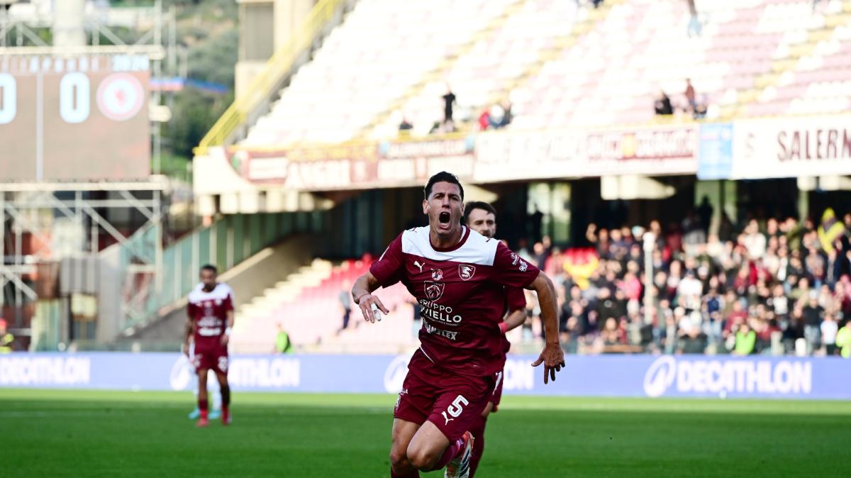 Gazzetta dello Sport: "La Salernitana fa festa. Due gol di Capomaggio atterrano il Foggia"