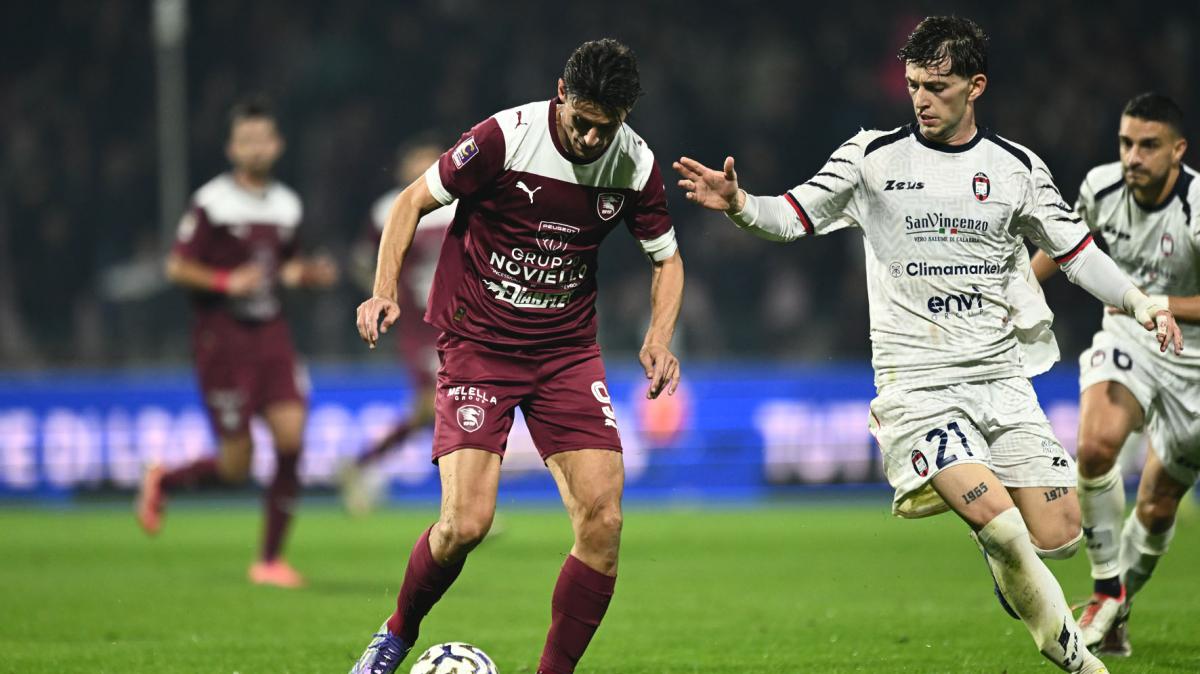La Città - Salernitana all'asciutto. Pareggio con il Crotone. Raffaele: "Sicuro della squadra"