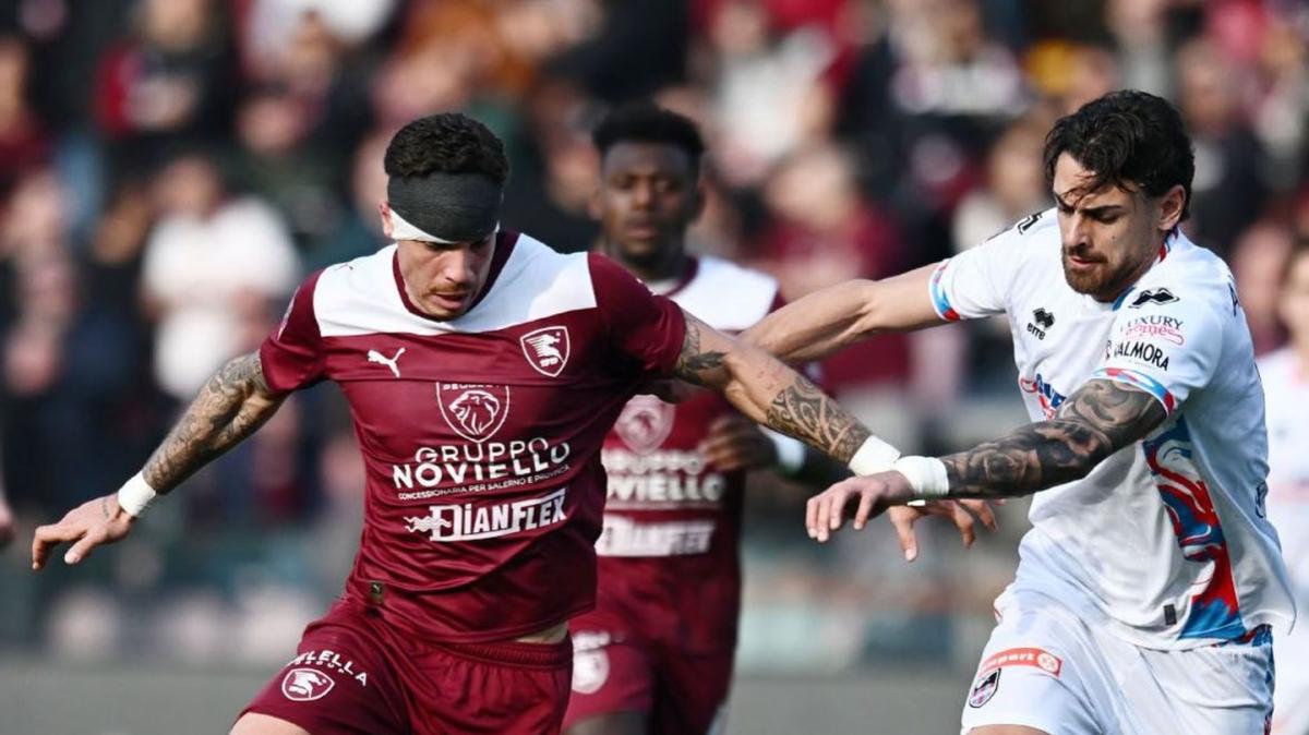 Salernitana, un punto all'esordio di Cosmi e classifica più corta alle spalle