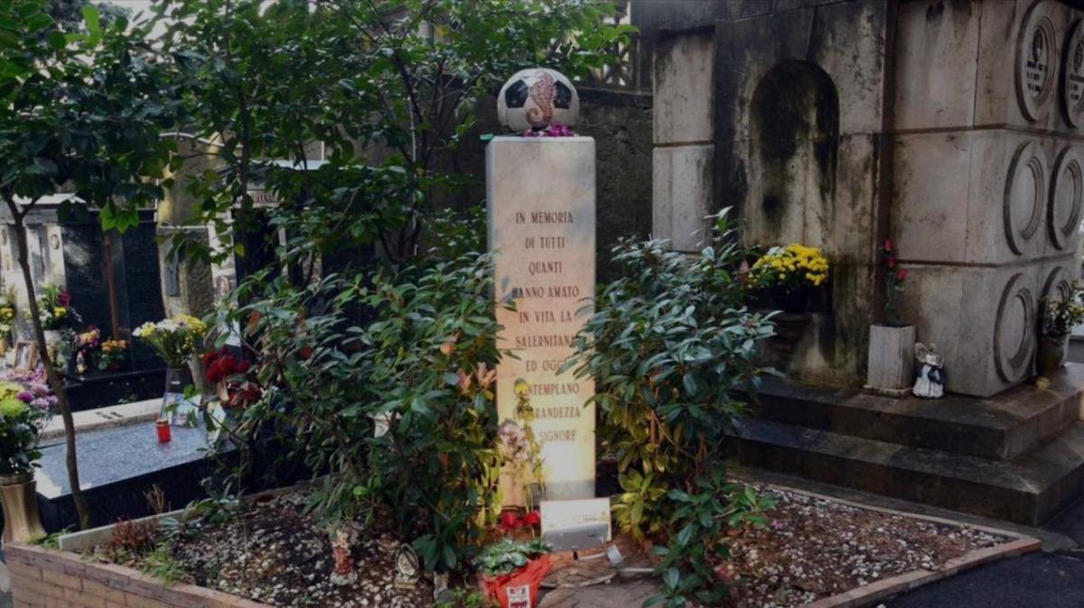 La Salernitana e i club organizzati onorano i tifosi granata scomparsi 