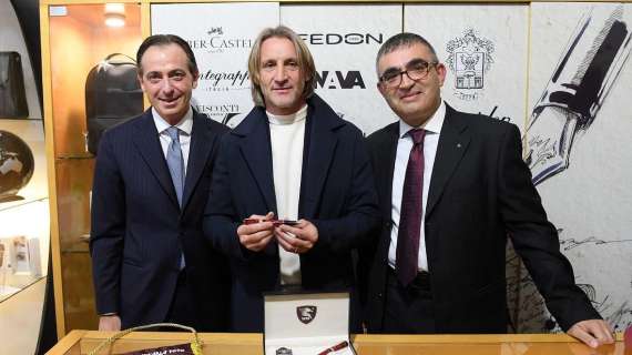Presentata ieri la nuova penna ufficiale della Salernitana, presenti Milan e Nicola