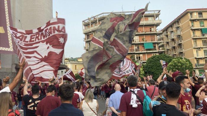 "Tutti in Piazza Casalbore con la sciarpa granata": l'appello sul web