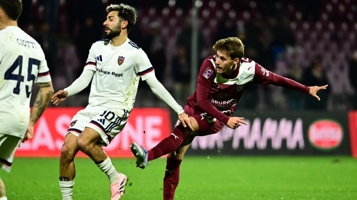 Salernitana e Cosenza, si accende la sfida a distanza per il terzo posto ma c'è anche la Casertana