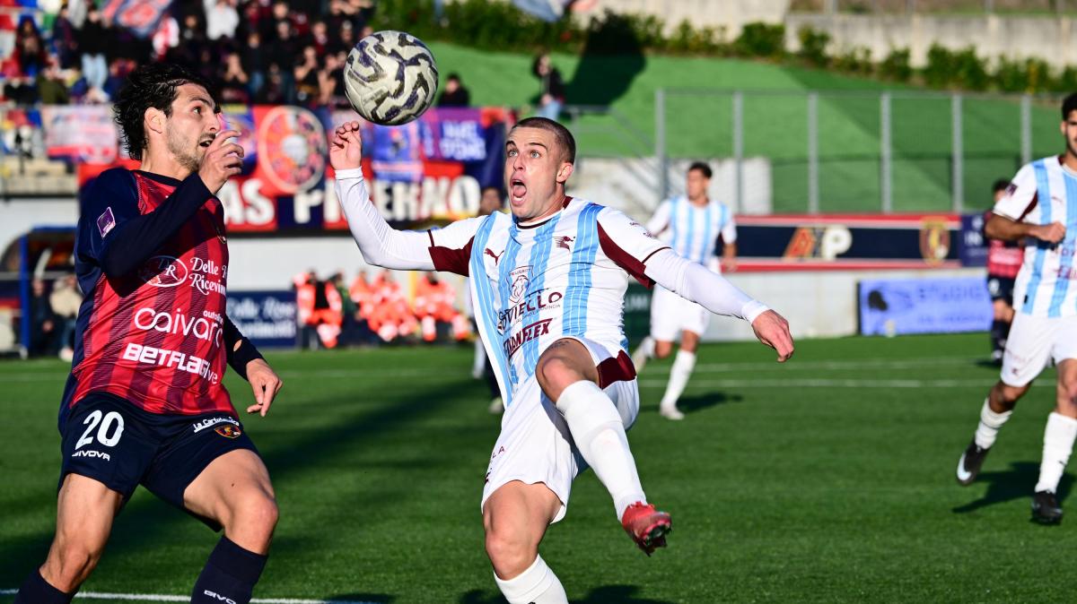 Salernitana e Picerno, numeri a confronto: granata a strappi, lucani in crescita