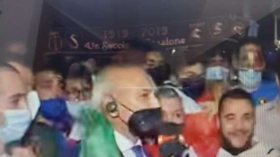 Europei di Calcio, sciarpa della Salernitana in diretta sulla Rai durante il post-partita dell'Italia [VIDEO]