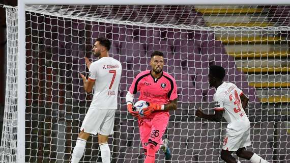 Amici e sosia, la curiosa sfida tra Costil e Giroud
