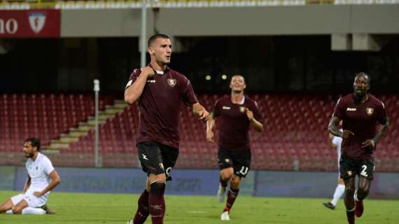 La Salernitana batte la Reggina grazie alla doppietta di Bonazzoli e passa il turno di Coppa Italia: cronaca e tabellino