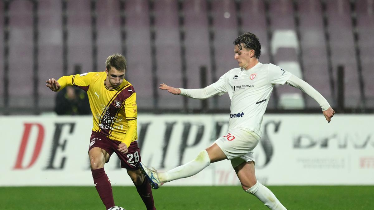 Salernitana e la difesa a tre: scelta definitiva o soluzione d’emergenza?