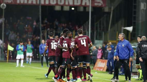 SERIE B - Bagarre play off: dal Crotone alla Salernitana in tre punti