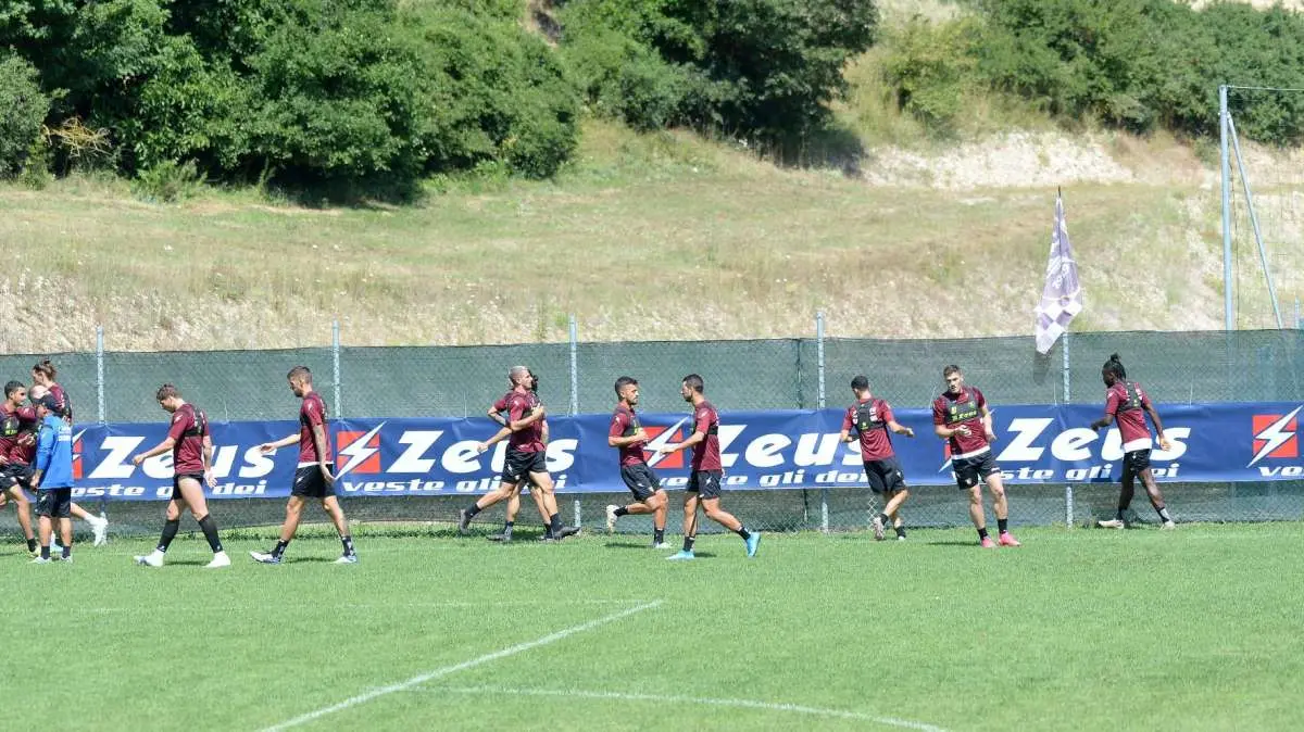 Salernitana, palestra, lavoro situazionale e partite a pressione nella seduta odierna