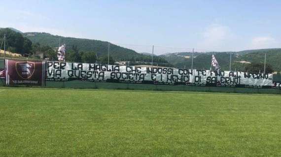 Salernitana, ultras a Cascia: "Per la maglia fino all'inferno, via la società"