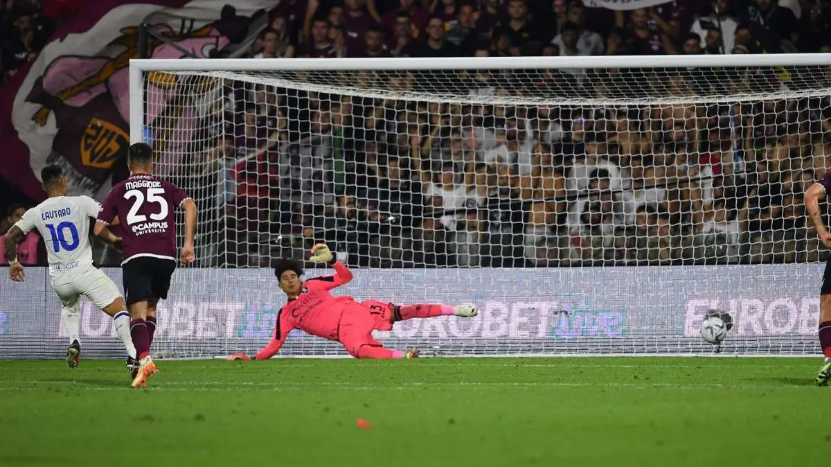 Salernitana, iniziativa di beneficenza: in palio le maglie di due calciatori
