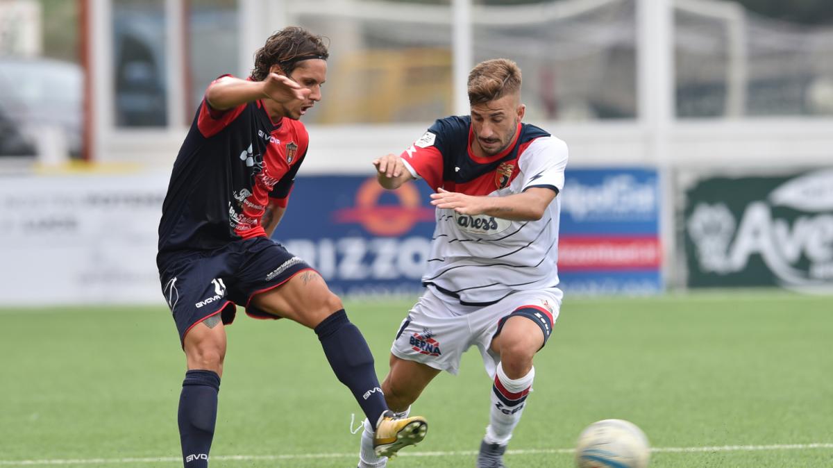 Qui Crotone - Problema fisico per un terzino, in dubbio per la gara con la Salernitana