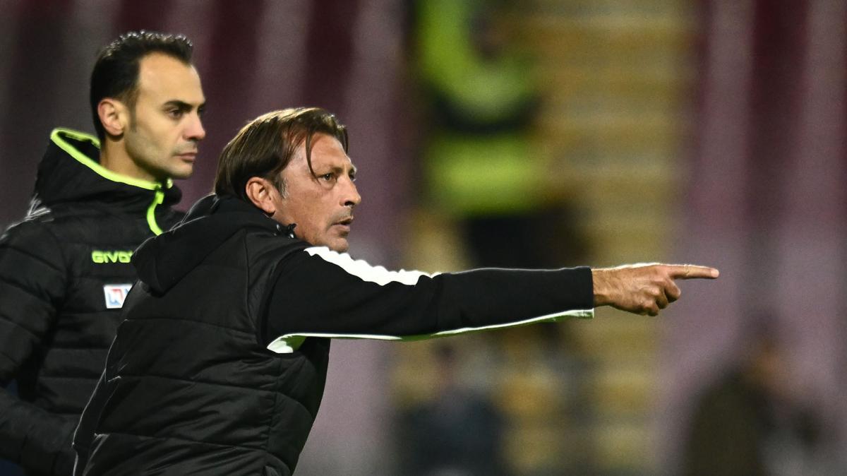 Salernitana, nodi da sciogliere anche in difesa e a centrocampo: Raffaele valuta le possibili soluzioni