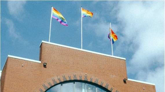 Rainbow-flags sul Millerntor
