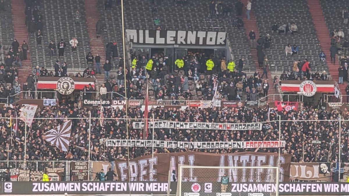 I tifosi del St Pauli in solidarietà per Maja T.