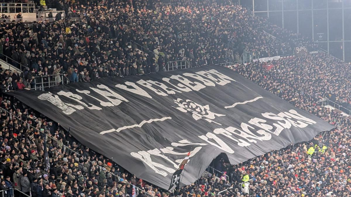 St Pauli-Lipsia 1-1: Kaars la pareggia al 94' su rigore