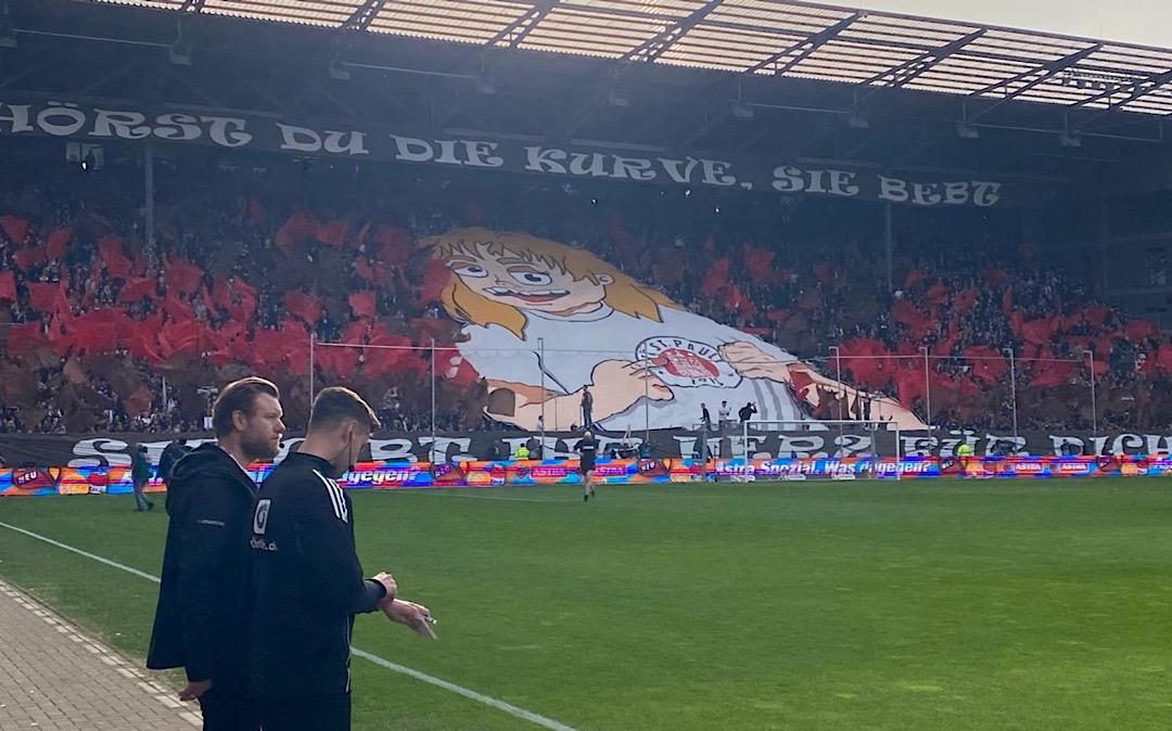 [FOTONOTIZIA] La curva batte/Die Kurve bebt