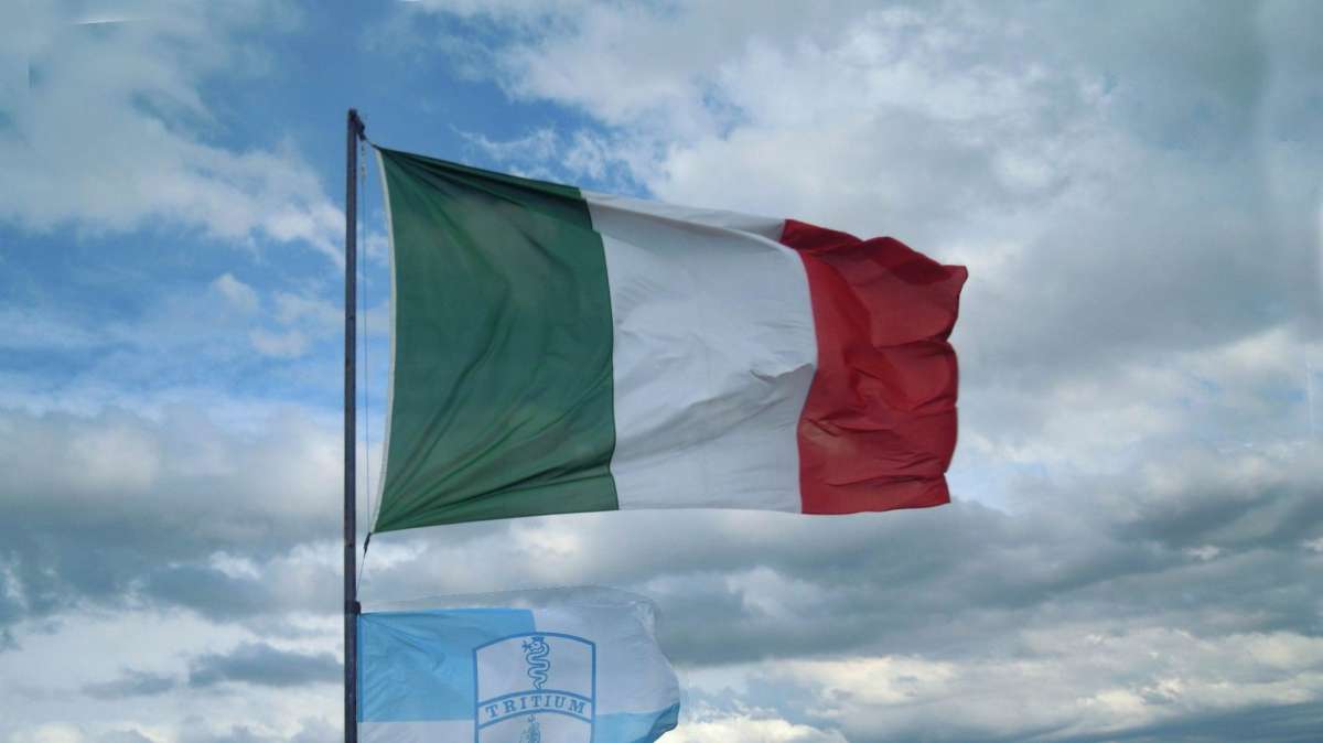 La bandiera Tritium in cima
