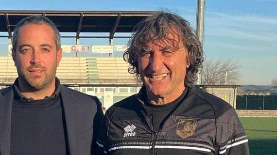Luciano De Paola a destra