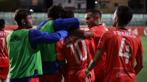VIDEO - La sintesi di Turris-Catanzaro: rivedi il gol da marziano di Giannone!