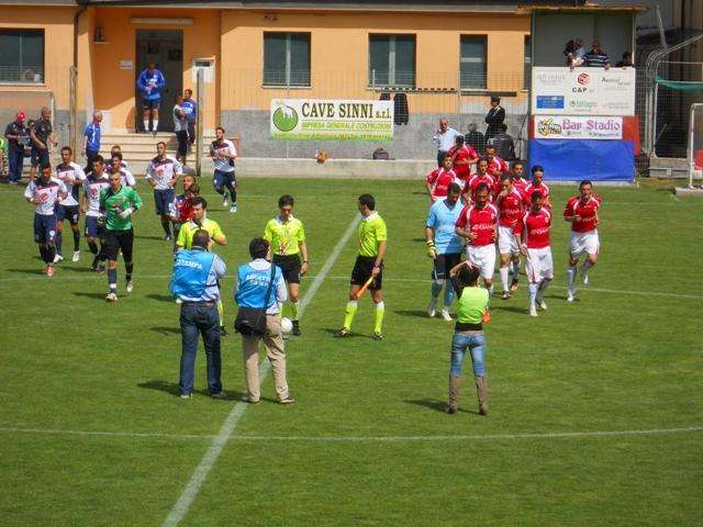 L'ingresso in campo della gara Francavilla-Turris