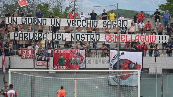 CLAMOROSO - Gli ultras della Turris annunciano: "Rotto il gemellaggio con la Curva Sud Nocera"