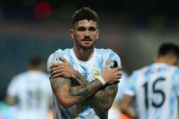 L'Argentina batte l'Ecuador e va in semifinale: primo gol in Nazionale per De Paul