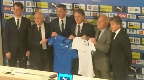Italia, Mancini si presenta a Coverciano: "La Nazionale è la massima aspirazione per un allenatore. Qui per vincere l'Europeo e il Mondiale"
