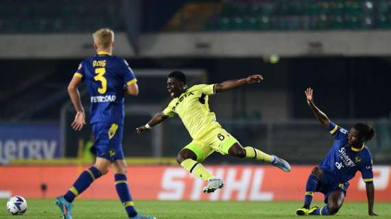 Hellas Verona-Udinese, IMPRESSIONI A FINE PRIMO TEMPO: i bianconeri giocano, i gialloblù segnano. Ci sarebbe un rosso!