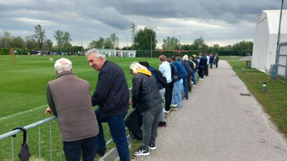 Udinese, allenamenti aperti: entusiasmo tra i tifosi anche sotto la pioggia